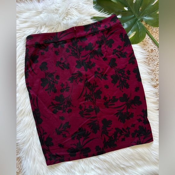 ⭐️ Liz Claiborne Pencil Skirt - Picture 7 of 8